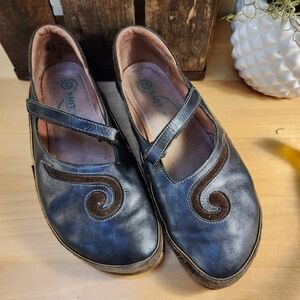 NAOT Womens Matai MaryJane Loafers Size 11 Leather Navy Blue Brown Cork Footbed
